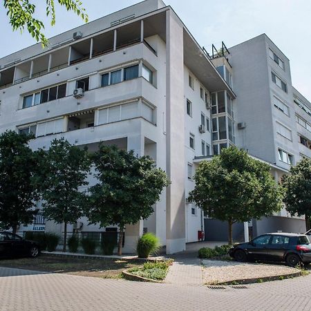 Inci apartman Beci Exterior foto